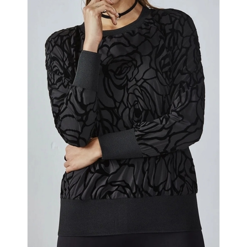 FABLETICS Womens Lola Back At It Floral Long Sleeve Cutout Pullover Top.